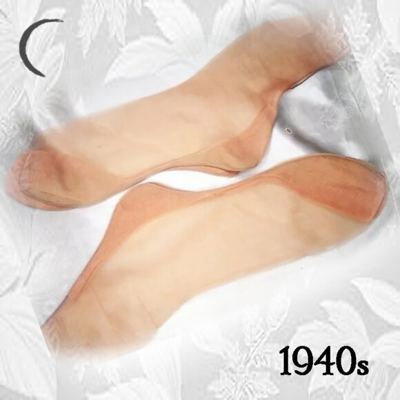 Vintage Seamed Nylon Stockings Two Pair 2940s R H T & Cuban Heel - Picture 1 of 14